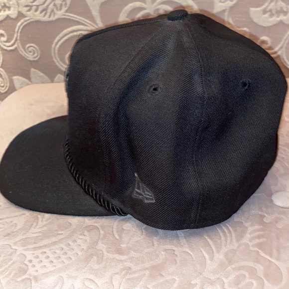 New Era Fitted Hat 7 1/8 - Picture 3 of 5